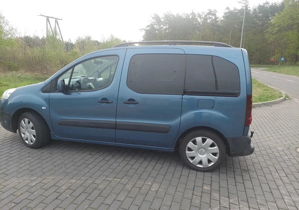 Peugeot Partner cena 23900 przebieg: 247000, rok produkcji 2013 z Dębno małe 67